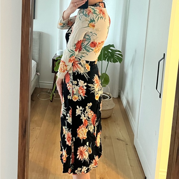 ASOS Miss Selfridge lightweight floral wrap dress with long sleeve size 2 - Picture 5 of 7